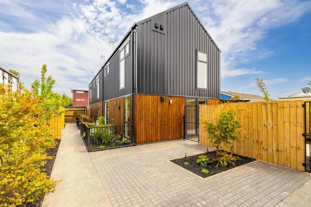 Cosy Central Home - Walk To Cbd & Free Escooters! クライストチャーチ エクステリア 写真